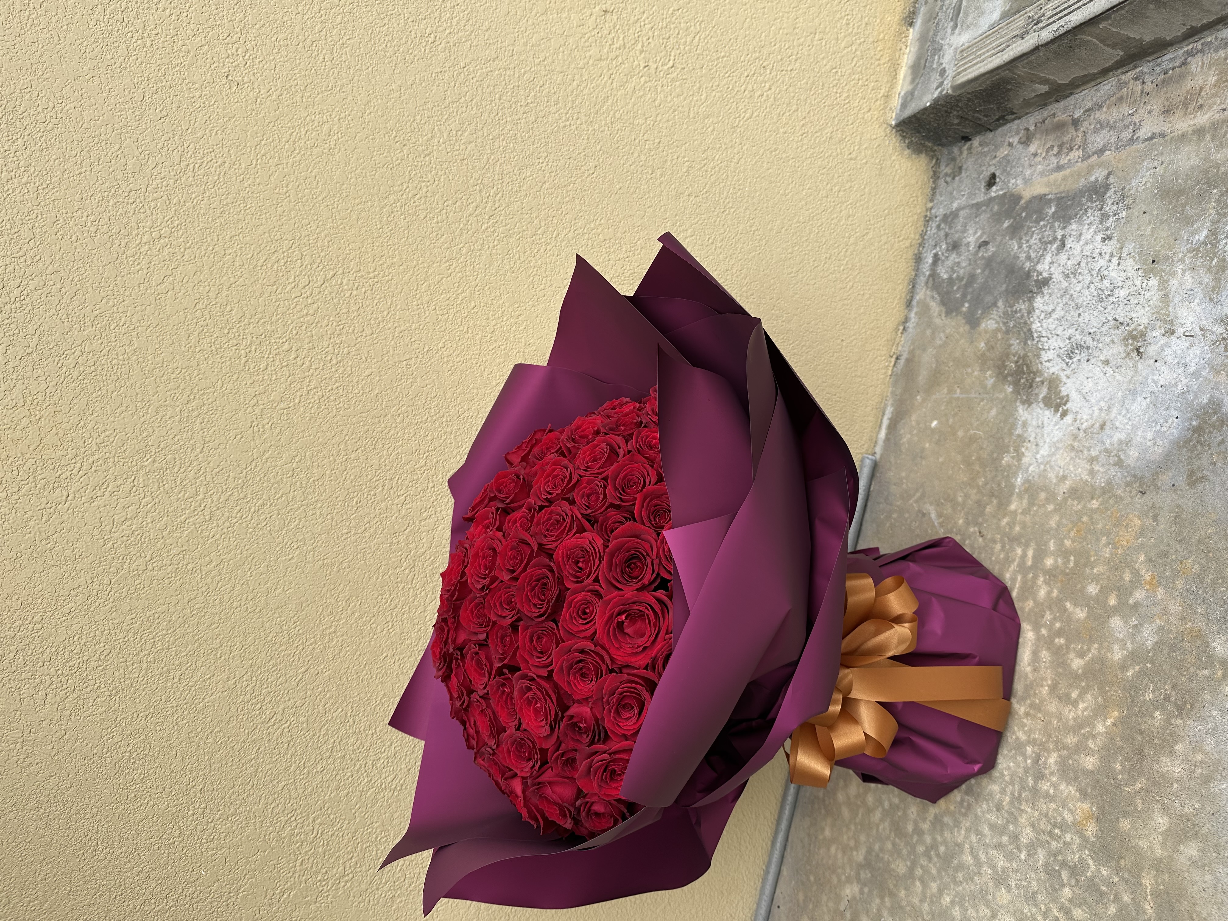 沖縄の美しいプロポーズ、特別な瞬間を彩る花束を。